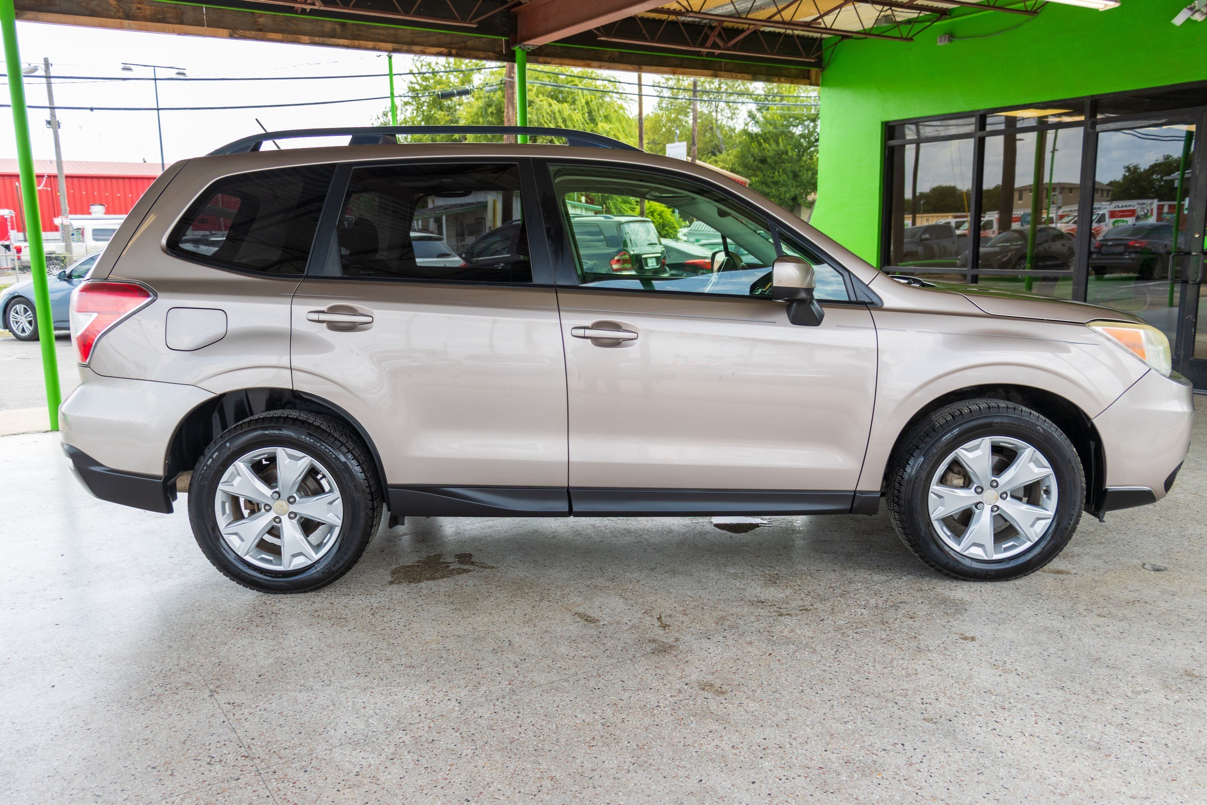 2014 Subaru Forester i Premium - Photo 2